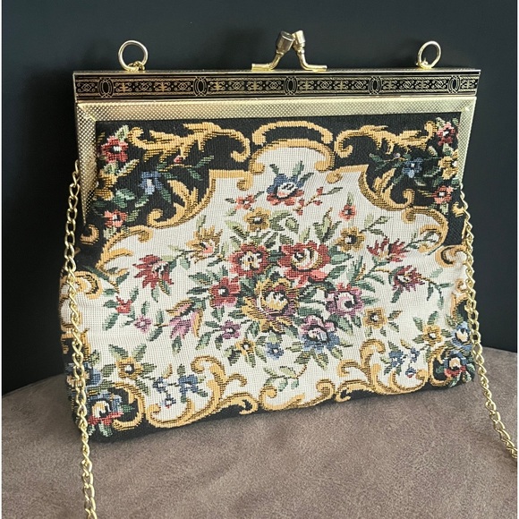 Vintage French Petit Point Tapestry Purse. Small Size Bag with Clasp Closure. - Picture 3 of 12